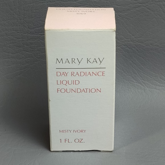 Mary Kay Day Radiance Liquid Foundation Misty Ivory 1069 NEW in Box - Picture 4 of 8